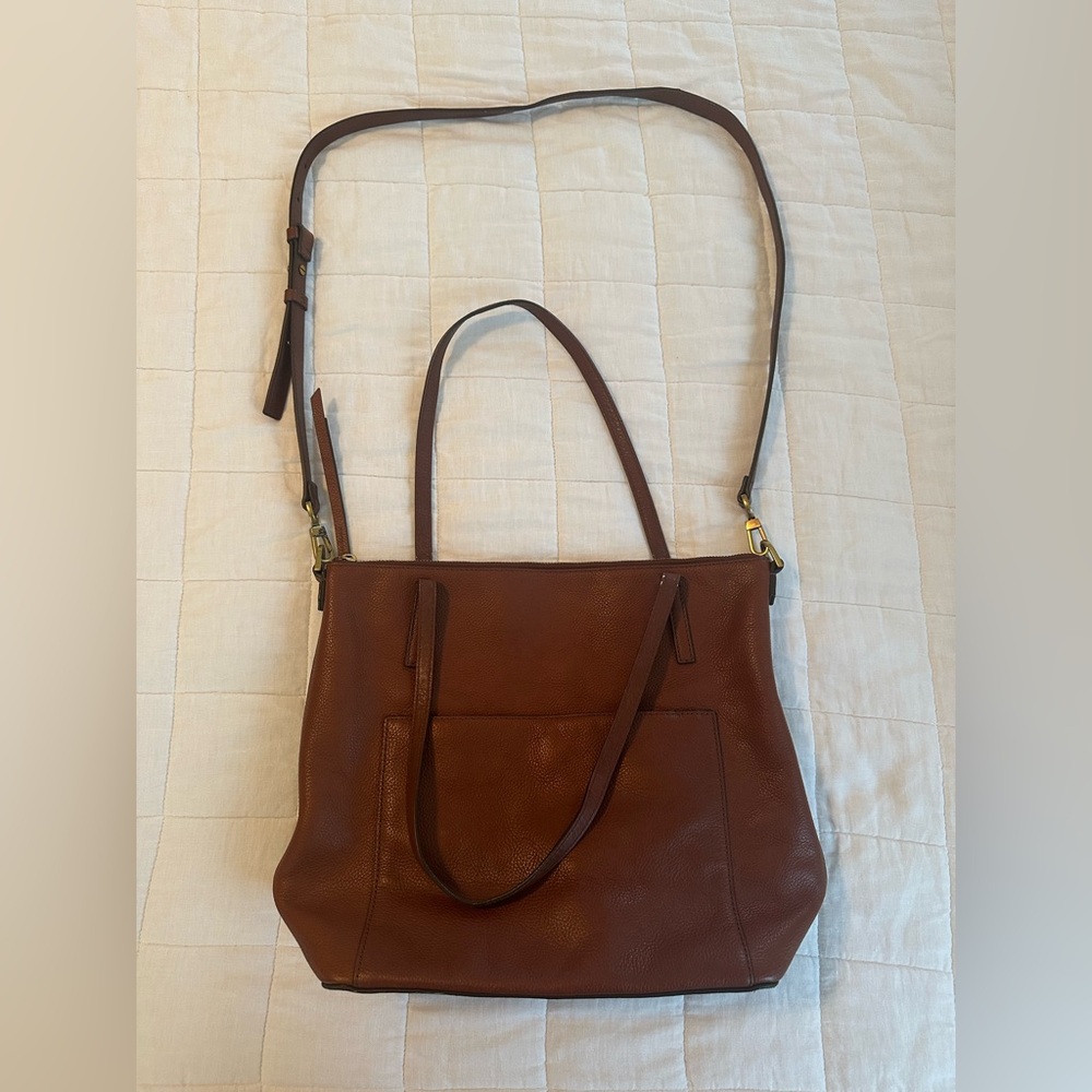 Fossil Brown Leather Shoulder Bag with Versatile Design